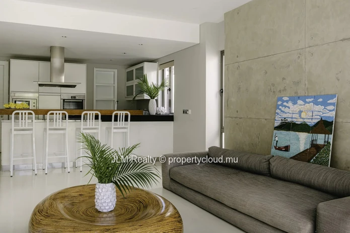 Prestigious 4-Bedroom Villa with Spacious Plot for Sale in an Exceptional Golf Estate in Mauritius