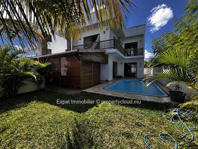 Villa familiale avec piscine et grands volumes – Grand Baie