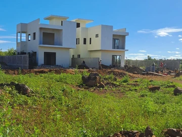 Brand-new modern villa for sale in the heart of Pereybere
