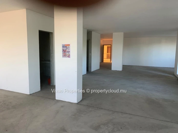 "Spacious Office Space in Quatre Bornes with Mountain Views and Amenities - Rs 60,000"