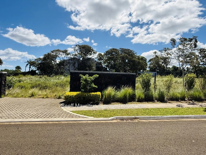 Residential Land in a Premium Gated Estate - Les Coteaux de Belle Vue