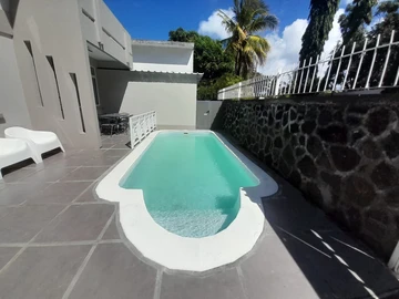 18 Bedroom Hotel