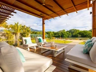 Magnifique villa avec ponton privé à vendre dans l'unique Marina résidentielle de l'Ile Maurice, à Rivière Noire