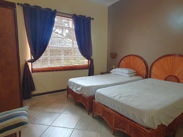 5 Bedroom Townhouse, Duplex