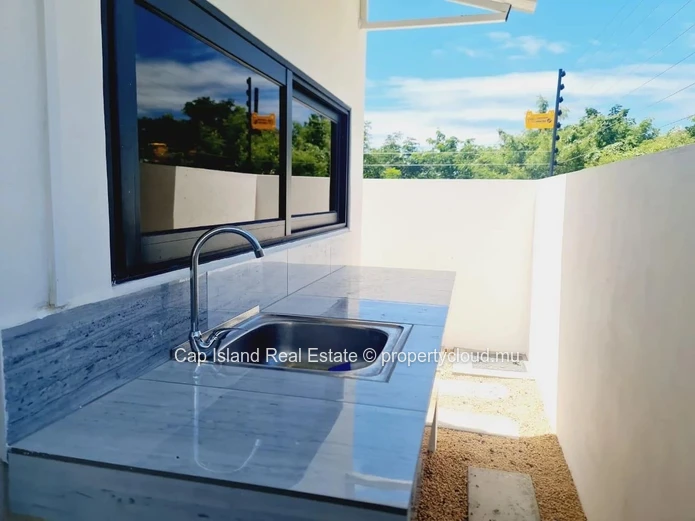 Contemporary villa close to amenities