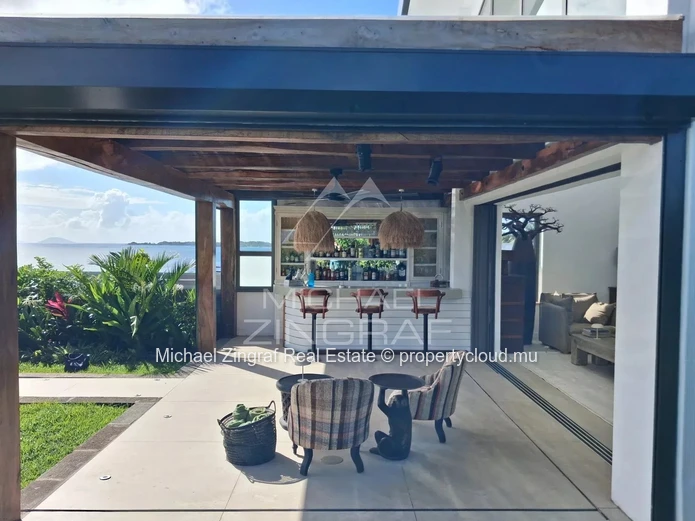 Penthouse d’Exception Pieds dans l’Eau à Pointe aux Canonniers