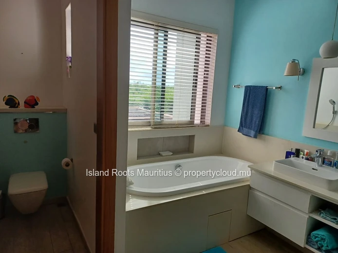 Apartment for Sale or Rent - 3 Bedrooms in Balaclava