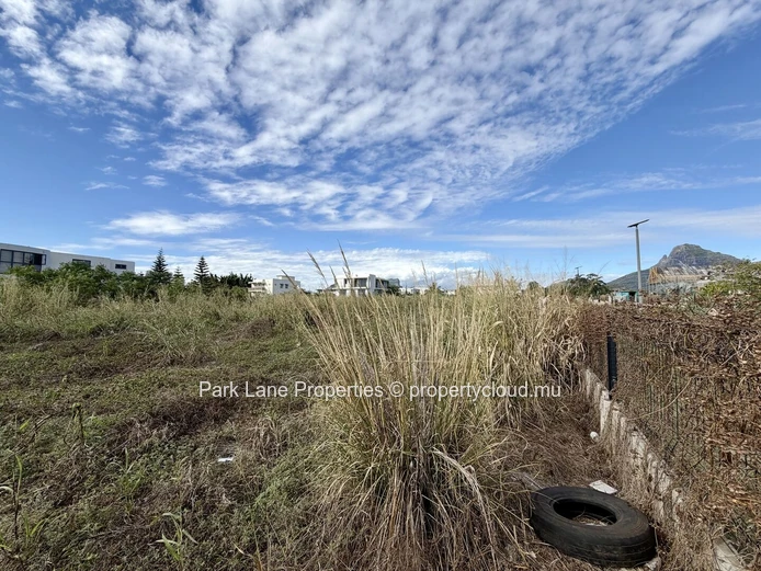 Beau terrain dans Magenta Parkside
