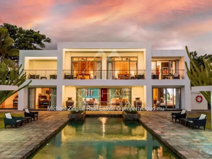 Mauritius – Exceptional 4-Bedroom Beachfront Villa with Panoramic Ocean Views in Pointe aux Canonniers