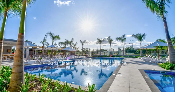 En vente : Appartement de luxe avec vue panoramique et accès golf à Mont Choisy