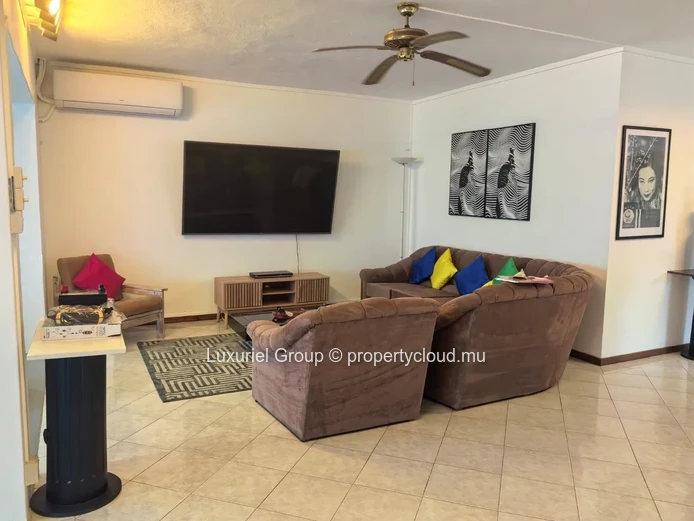 Tropical Comfort Meets Modern Living – Duplex Villa in Pointe aux Canonniers