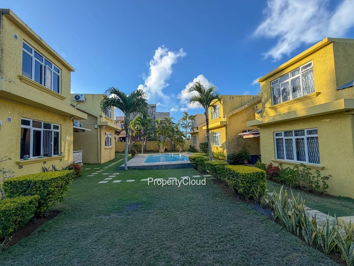 Duplex Privé à Grand Baie | Résidence Sécurisée