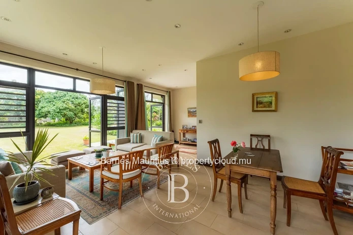 VACOAS - Exceptional Family Home with Timeless Charm – 5 bedrooms