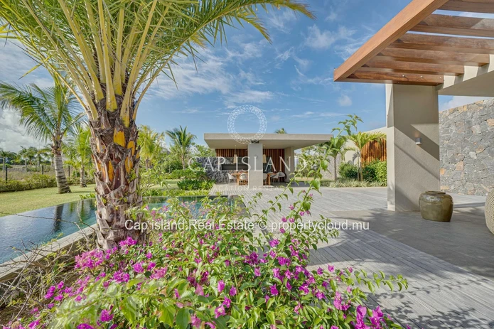 Anahita - Luxurious 660 sqm villa, golf and beach access