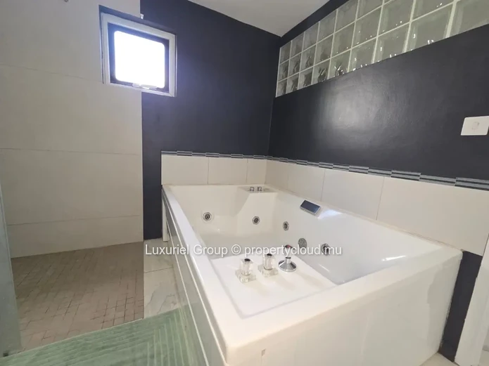 Villa For Rent In Pointe Aux Cannoniers – 4 Bedrooms With Private Pool