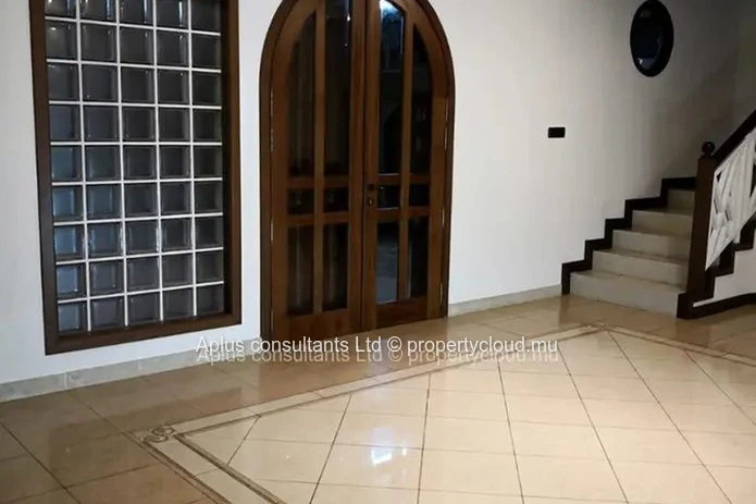 Magnifique maison de 4 chambres à vendre à Beau Bassin, au centre de Maurice