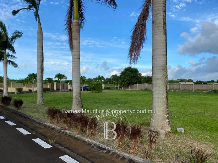 PAMPLEMOUSSES - Residential Land - 1,313m²