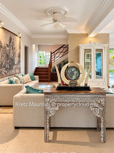 Exceptional villa with neo-colonial charm