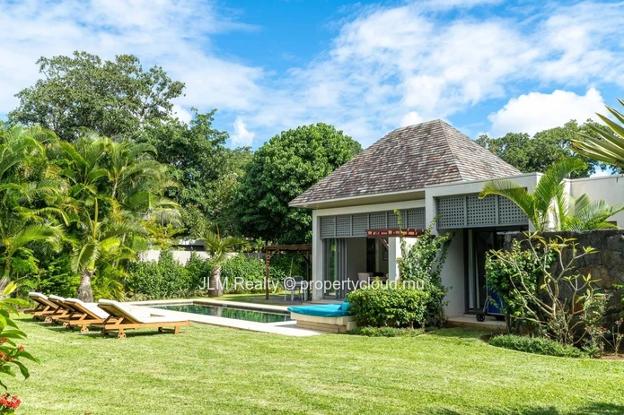 Villa d’Exception avec un magnifique Terrain vue golf à Vendre dans un Domaine Golfique