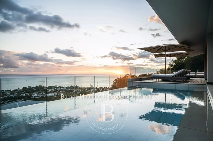 TAMARIN - Villa with Sea and Le Morne Views - 5 Bedrooms