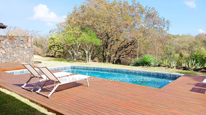 For Sale: Luxurious 4-Bedroom Villa in Tamarin