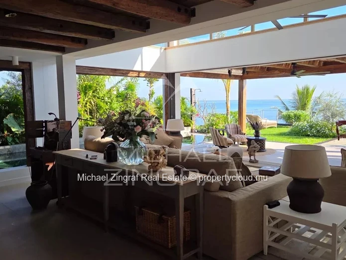 Penthouse d’Exception Pieds dans l’Eau à Pointe aux Canonniers
