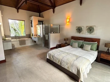 4 Bedroom Villa