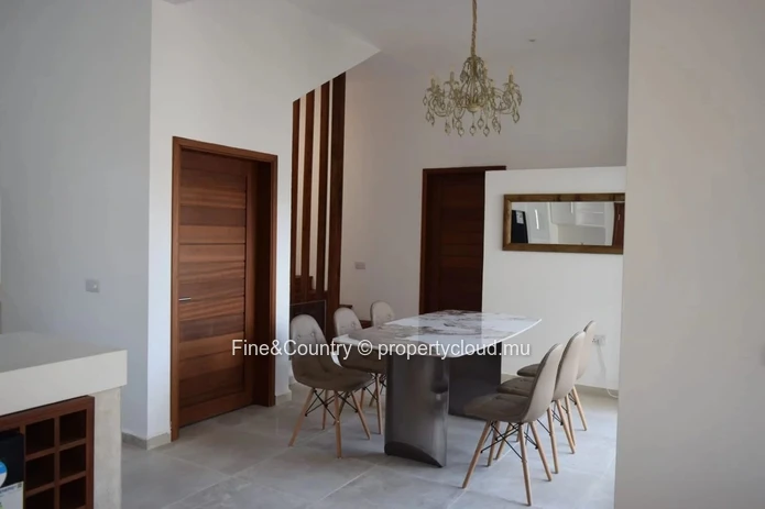 A Loué Maison neuve Rs 100 000