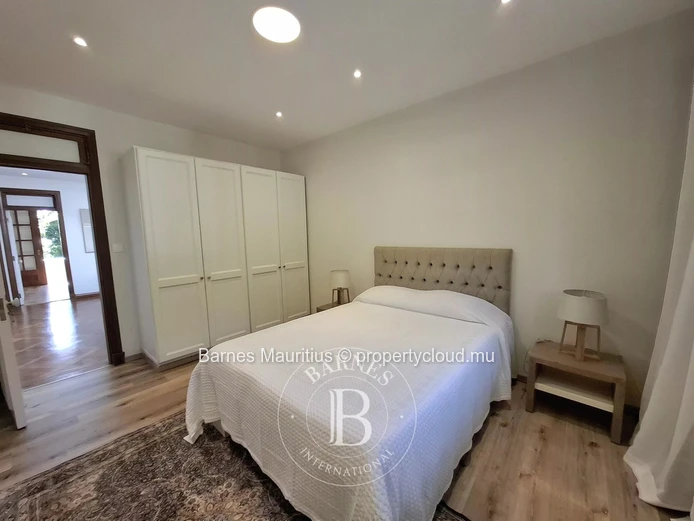 FLOREAL - Renovated duplex with garden - 282 m²