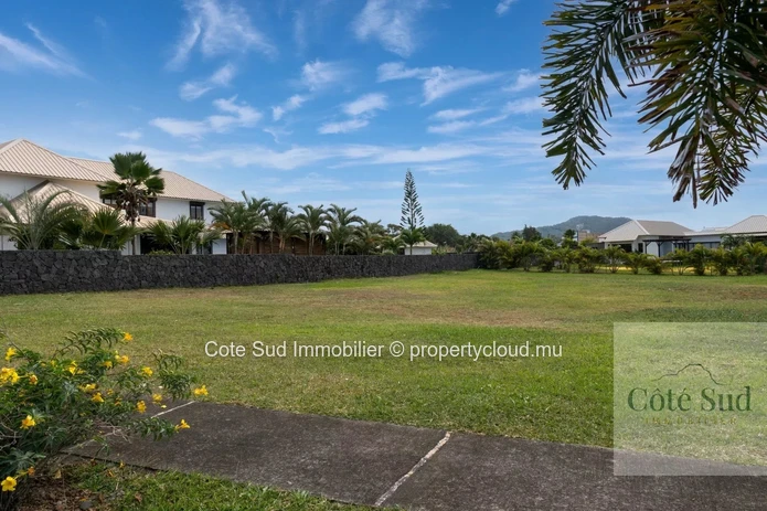 Residential lot - Secure subdivision - Beau Vallon