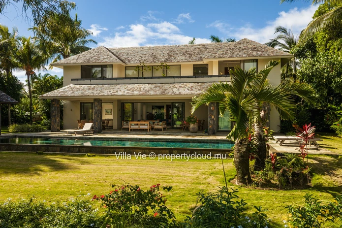 Beau Champ - Magnificent 5-bedroom villa with private pool