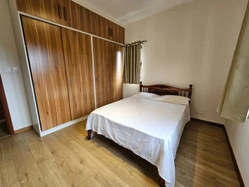 6 Bedroom House