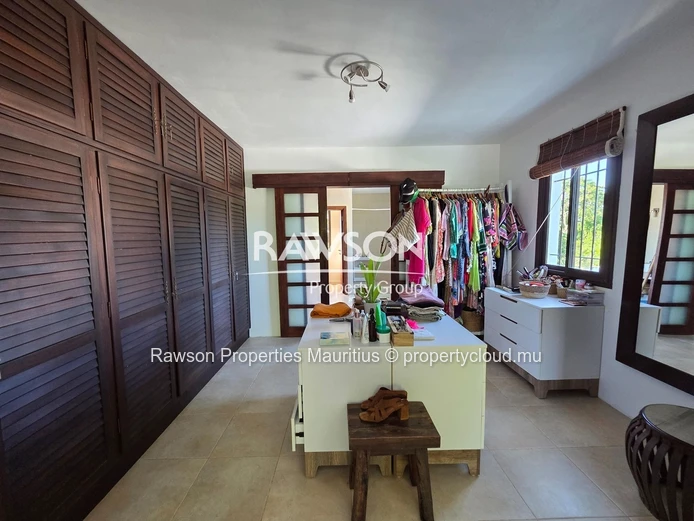 4 Bedroom Villa | Private Pool | Tree-Lined Garden | Pereybere