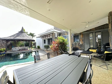 4 Bedroom Villa