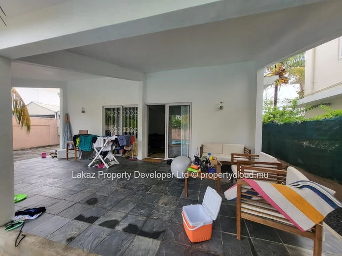 Furnished 3-Bedroom Villa with Private Pool in Pereybere
