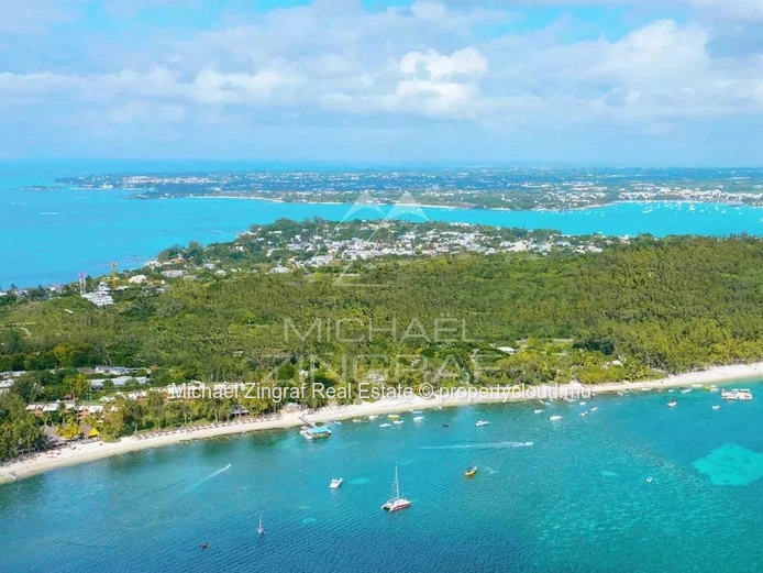 3-Bedroom Ground Floor Apartment Facing the Swimming Pool in Mont Choisy