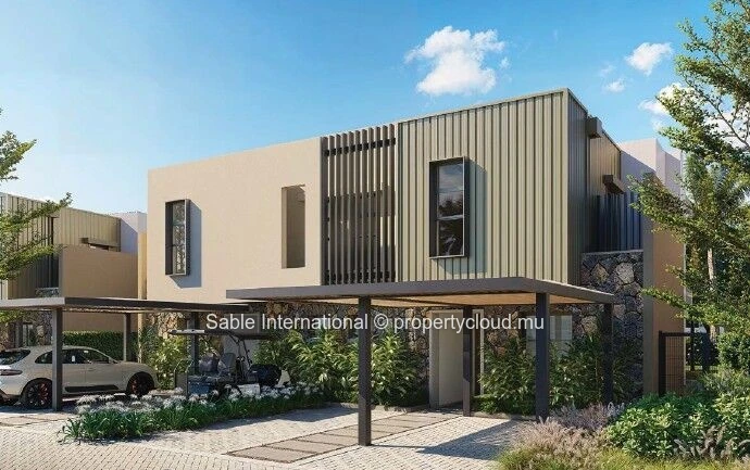 Spacious 3-Bedroom Townhouse with Private Pool & Garden in Poste Lafayette, Flacq 