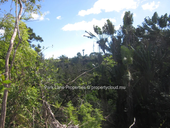 1,940 m² in Avalon – Serene green land near the golf course