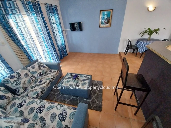 Duplex meublé 2 chambres à louer à Mon Choisy avec piscine commune