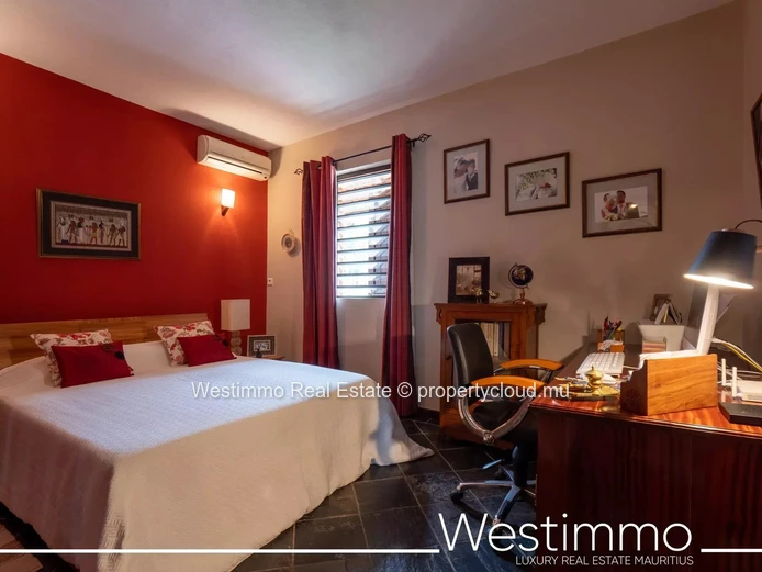 Maison familiale de 5 chambres avec piscine et jardin à Vendre à RIVIERE NOIRE