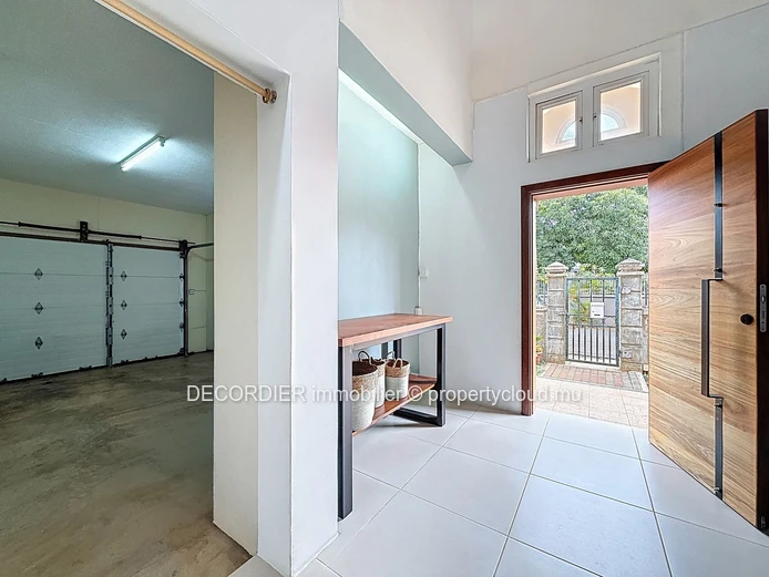 Beautiful family home in Baie du Tombeau