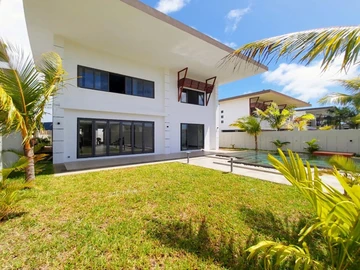 4 Bedroom Villa