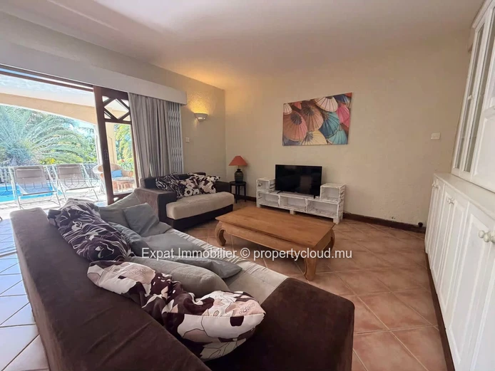 3-Bedroom Family Home with Office, Pool and Mountain Views – For Rent in Tamarin