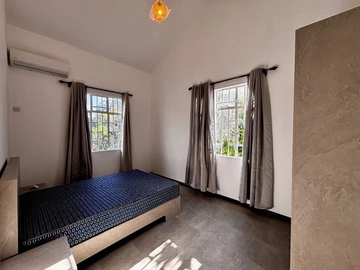 5 Bedroom Villa