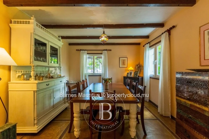 FLOREAL - Charming & Cozy Family Home - 4 bedrooms