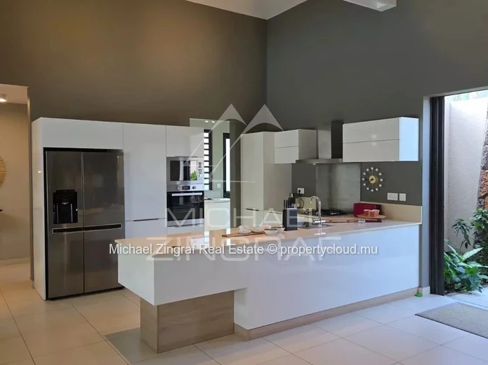 Exceptional Contemporary Villa in the Heart of Pereybere