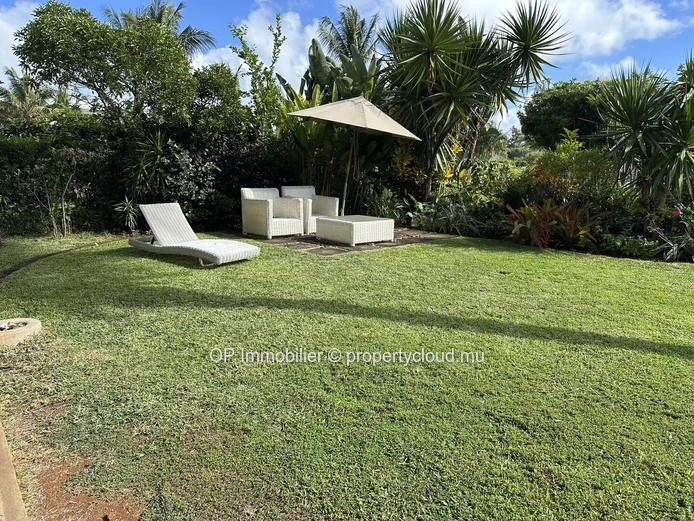 Appartement IRS 3 chambres avec piscine à vendre à Roches Noires