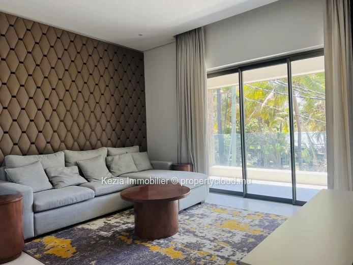 Contemporary Apartment Near The Beach