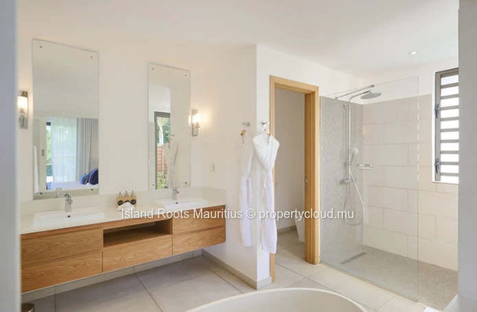 Exceptional luxury villa in a secure residence in Grand Gaube!