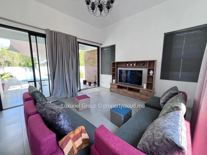 3-Bedroom Villa With Pool For Rent In Calodyne